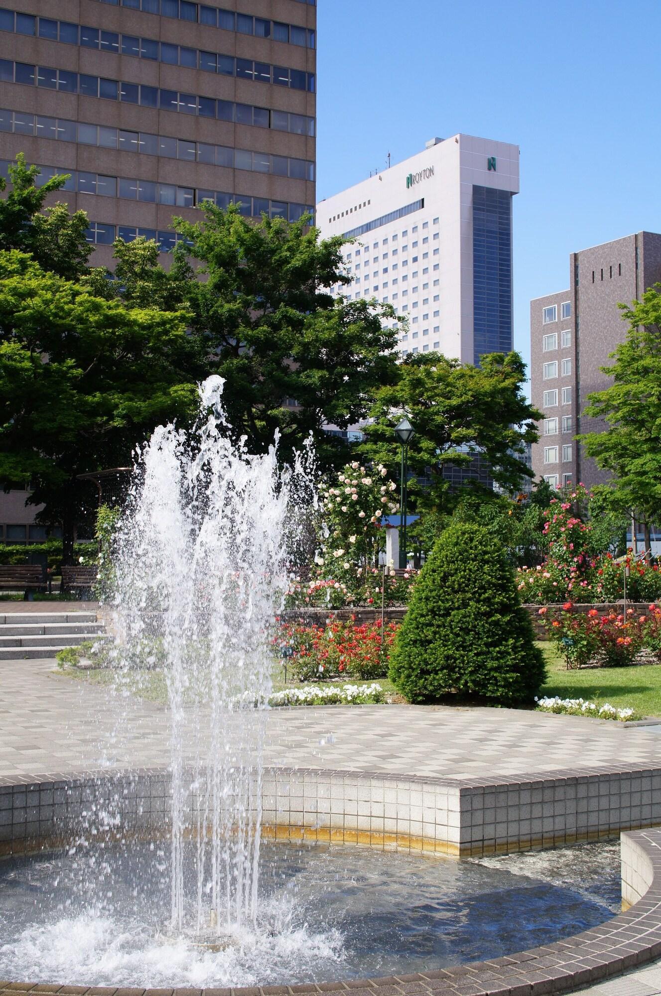 Royton Sapporo Hotel Kültér fotó Fountain at the station
